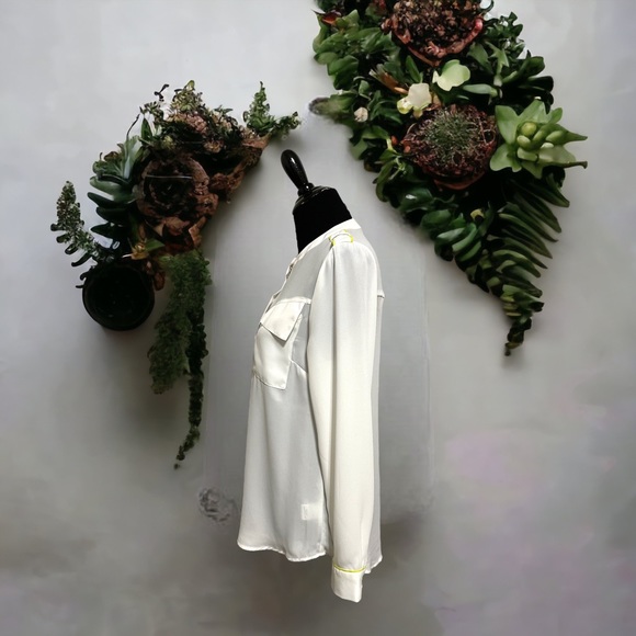 Romeo & Juliet Couture White Blouse - Picture 3 of 6
